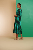 47040-81 - Midi jurk in crinkle stof met print